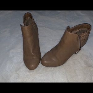 Report Woman’s Wedge Boots W9